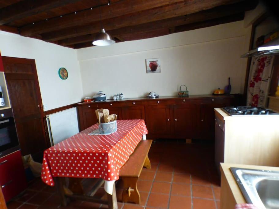 Maison Familiale Pour 8 Saint-Aventin Экстерьер фото