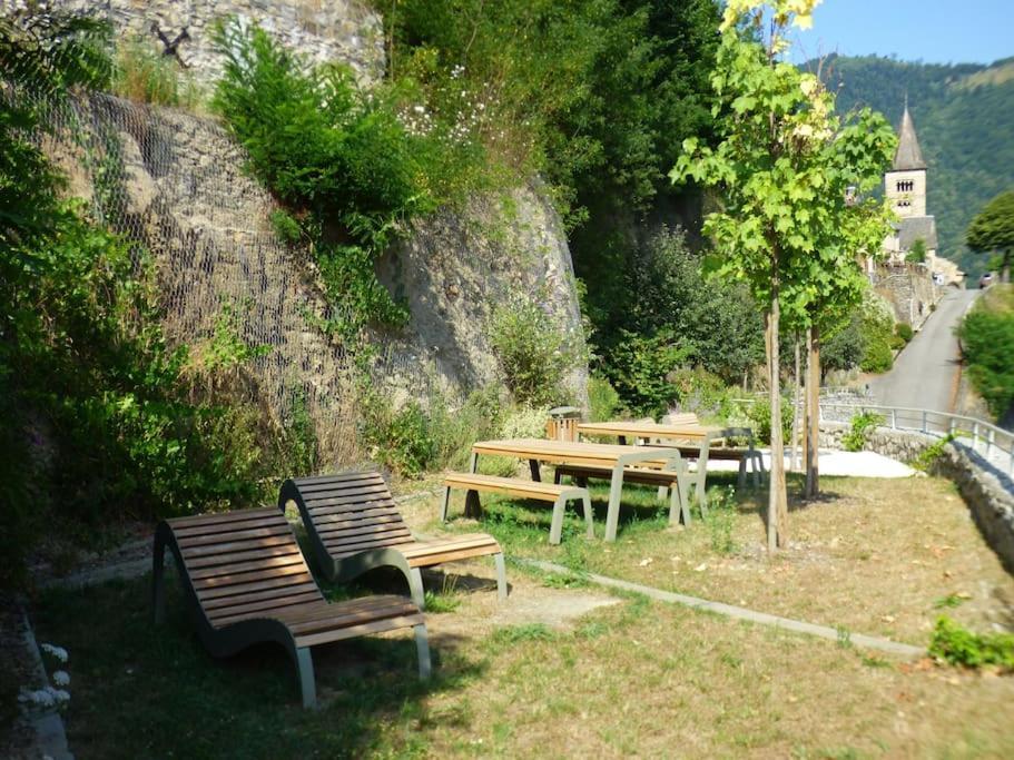 Maison Familiale Pour 8 Saint-Aventin Экстерьер фото